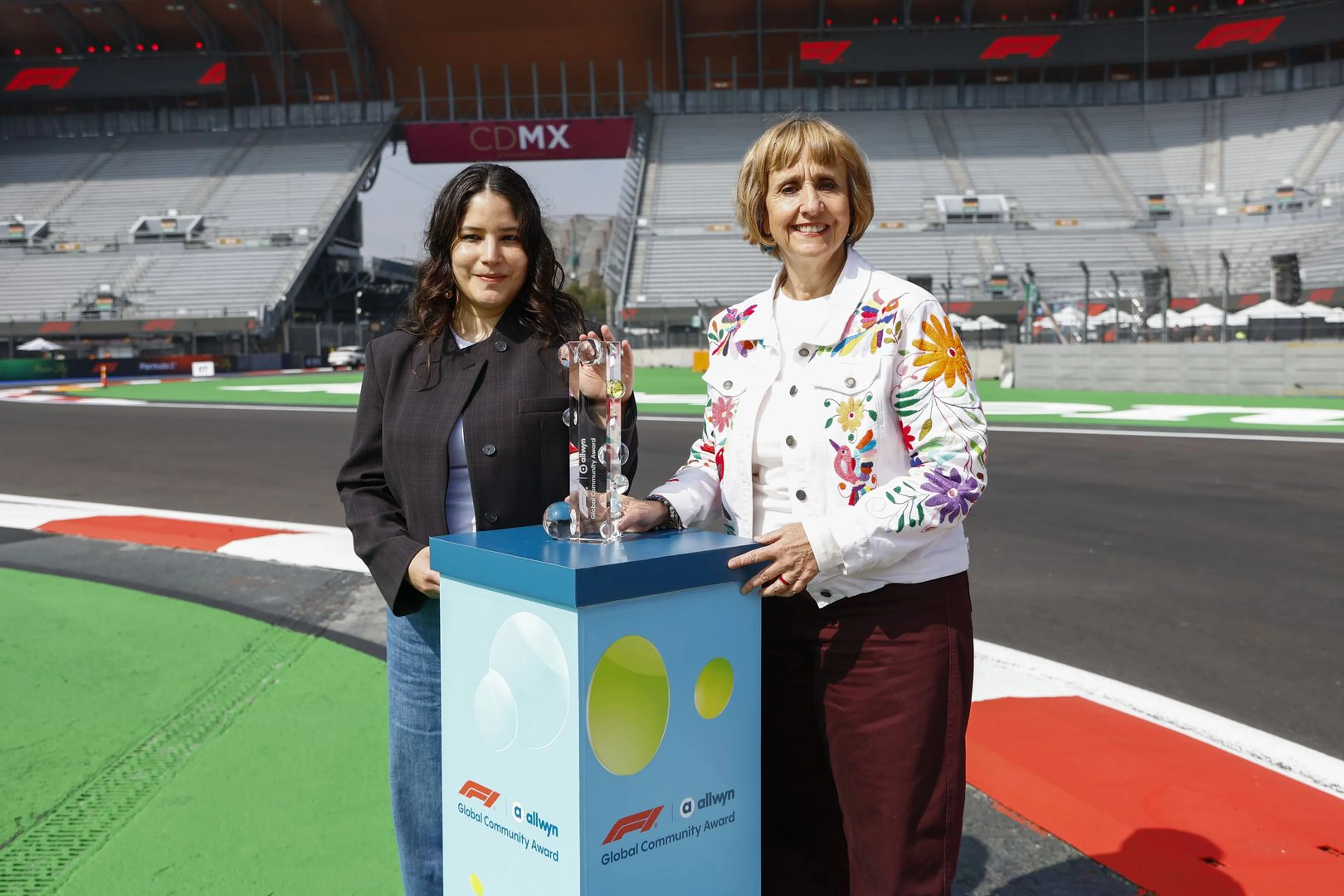 Fundación Reintegra wins F1® Allwyn Global Community Award in Mexico to transform youth social reintegration